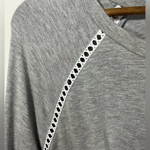 Shyanne Tie Front Long Sleeve Knit Top SZ Large - Picture 3 of 9